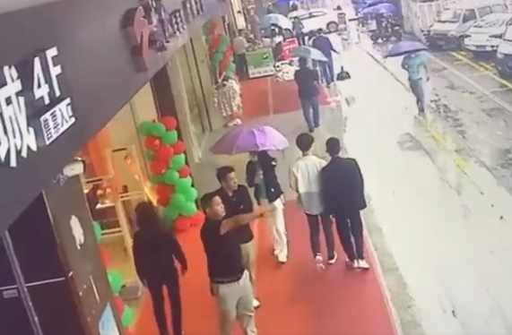 事实证明坦克再肉也抵不过一群辅助-小编推荐