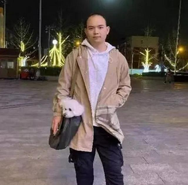 《羊了个羊》创始人被母校制展牌宣传！引无数学生围观-小编推荐