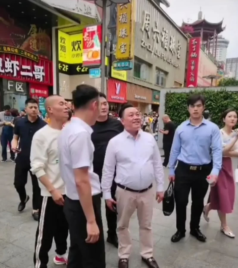 国美APP弹窗辱骂老板黄光裕-小编推荐